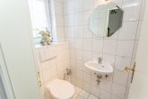 Familienparadies mit Garten, Terrassen und vielen Nutzungmöglichkeiten in beliebter Lage von Bullay - Gäste-WC