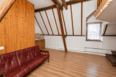 Renoviertes Wohnhaus aufteilbar in drei Apartments plus Café in ruhiger Lage von Zell-Merl - Zimmer DG