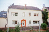 Zweifamilienhaus mit Garten und Moselblick in hochwasserfreier Lage von St. Aldegund, Nähe Zell - Rückansicht