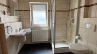 Schönes, gepflegtes Einfamilienhaus mit Terrasse und Garage in hochwassersicherer Lage in Zell-Kaimt - Badezimmer en Suite