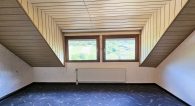 Ehemaliges Winzerhaus mit großem Garten und Moselblick in Briedel - Zimmer DG