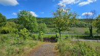 Ehemaliges Winzerhaus mit großem Garten und Moselblick in Briedel - Hintereingang zum Grundstück