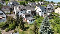 Ehemaliges Winzerhaus mit großem Garten und Moselblick in Briedel - Luftansicht