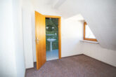 1-2-Familienhaus mit 2 Garagen und Terrasse, aufteilbar in bis zu 6 Apartments in Neef, Mosel - Zimmer DG