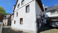 Perle in Ediger-Eller - Wunderschönes Fachwerkhaus mit Einliegerwohnung, Garage u. Innenhof - Seitenansicht