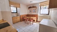 Perle in Ediger-Eller - Wunderschönes Fachwerkhaus mit Einliegerwohnung, Garage u. Innenhof - Küche FeWo