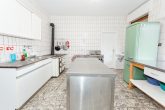 Für den Umbau von bis zu 10 Wohnungen bestens geeignet, gute Bausubstanz, Parkplätze und Garten, - Küche