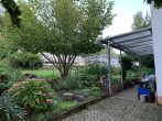 Für den Umbau von bis zu 10 Wohnungen bestens geeignet, gute Bausubstanz, Parkplätze und Garten, - Garten