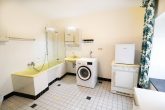 Gepflegtes Massivhaus mit Terrasse & Garage – Ideal als Ferienimmobilie - Bad