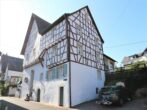 Wunderschön restauriertes Fachwerkhaus mit 5 Ferienapartments, Garten und Terrasse in Ellenz-Poltersdorf, bei Cochem - Vorderansicht
