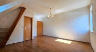 Großzügiges Winzerhaus mit Doppelgarage, Gewölbekeller und viel Potenzial in Zell-Merl - Wohnzimmer