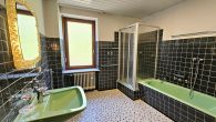 Großzügiges Winzerhaus mit Doppelgarage, Gewölbekeller und viel Potenzial in Zell-Merl - Badezimmer