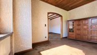 Großzügiges Winzerhaus mit Doppelgarage, Gewölbekeller und viel Potenzial in Zell-Merl - Wohnzimmer