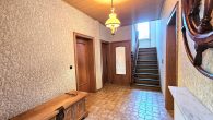 Großzügiges Winzerhaus mit Doppelgarage, Gewölbekeller und viel Potenzial in Zell-Merl - Flur