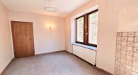 Großzügiges Winzerhaus mit Doppelgarage, Gewölbekeller und viel Potenzial in Zell-Merl - Schlafzimmer