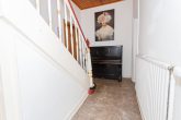 Für den Umbau von bis zu 10 Wohnungen bestens geeignet, gute Bausubstanz, Parkplätze und Garten, - Flur EG
