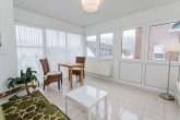 Für den Umbau von bis zu 10 Wohnungen bestens geeignet, gute Bausubstanz, Parkplätze und Garten, - Ferienwohnung