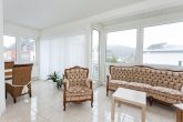 Für den Umbau von bis zu 10 Wohnungen bestens geeignet, gute Bausubstanz, Parkplätze und Garten, - Ferienwohnung