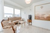 Für den Umbau von bis zu 10 Wohnungen bestens geeignet, gute Bausubstanz, Parkplätze und Garten, - Ferienwohnung