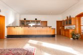 Für den Umbau von bis zu 10 Wohnungen bestens geeignet, gute Bausubstanz, Parkplätze und Garten, - Gastro