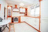*Reserviert* Gepflegtes Ein-bis zweifamilienhaus mit fantastischem Moselblick in von St. Aldegund, Nähe Zell - Küche 1. OG
