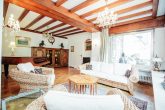 *Reserviert* Gepflegtes Ein-bis zweifamilienhaus mit fantastischem Moselblick in von St. Aldegund, Nähe Zell - Wohnzimmer EG