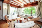 *Reserviert* Gepflegtes Ein-bis zweifamilienhaus mit fantastischem Moselblick in von St. Aldegund, Nähe Zell - Wohnzimmer EG