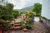 Gepflegtes Ein-bis zweifamilienhaus mit fantastischem Moselblick in von St. Aldegund, Nähe Zell - Garten