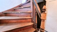 Kleines renovierungsbedürftiges Einfamilienhaus in bester Lage von Traben-Trarbach an der Mosel - Originaltreppe