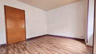 Kleines renovierungsbedürftiges Einfamilienhaus in bester Lage von Traben-Trarbach an der Mosel - Wohnzimmer