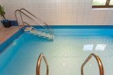 Wohnen auf einer Ebene mit Einliegerwohnung, Wellnessbereich und traumhaftem Garten in der Eifel - Schwimmbad