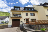 Ehemaliges Gästehaus in Ediger-Eller mit großer Terrasse, Garage und Winzerkeller - Vorderansicht