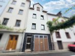 Stadthaus inmitten der Zeller Altstadt mit Garage und Terrasse - Vorderseite