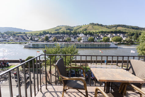 Sechs Ferienapartments mit gut ausgestattetem Restaurant mit Moselblick in zentraler Lage von Zell (Mosel), 56856 Zell (Mosel), Reiheneckhaus