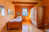 Schönes Holzhaus mit atemberaubenden Moselblick in ruhiger Höhenlage von Traben-Trarbach - Schlafzimmer EG