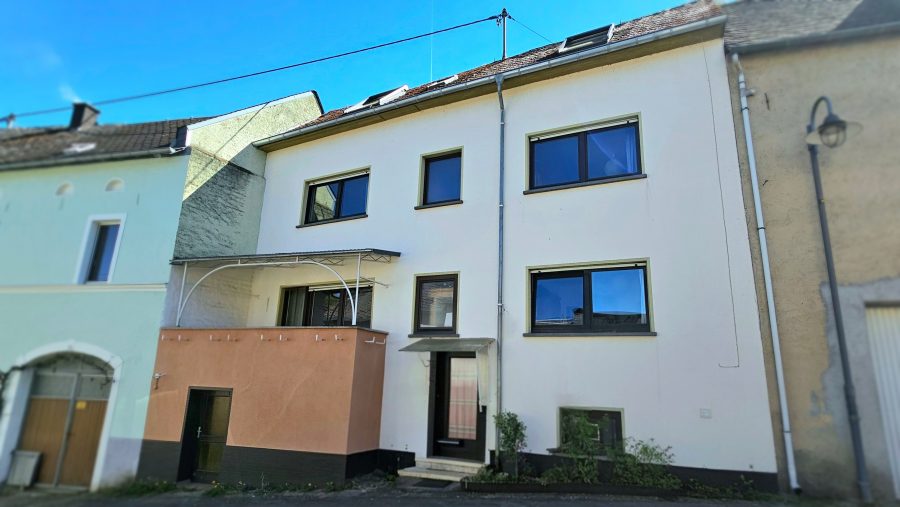 Ferienhaus oder Festwohnsitz an der Mosel in Senheim in hochwassersicherer Lage, 56820 Senheim, Ferienhaus