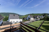 Großes Zweifamilienhaus mit großem Gartengrundstück und Garage - Ausblick