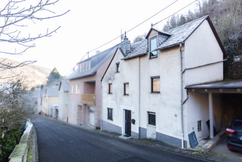 Einfamilienhaus in hochwassersicherer Lage mit Garten in Briedel, 56867 Briedel, Haus