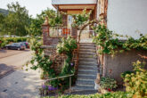 Zwei Häuser mit fantastischem Moselblick, Garten, Garage und Parkplätzen in St. Aldegund, Nähe Zell - Eingangsbereich