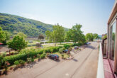 Zwei Häuser mit fantastischem Moselblick, Garten, Garage und Parkplätzen in St. Aldegund, Nähe Zell - Aussicht auf die Mosel