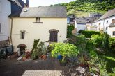 Historisches Zehnthaus mit Wellnessbereich, Garten, Terrasse und Garage in St. Aldegund, nähe Zell - Nebengebäude und Hof