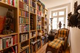 Historisches Zehnthaus mit Wellnessbereich, Garten, Terrasse und Garage in St. Aldegund, nähe Zell - Flur/Bibliothek OG