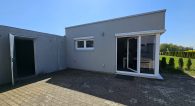 Wohnen und Arbeiten auf großem Grundstück in Beuren - Große Halle mit Wohnhaus, 3 Garagen und Garten - Zugang zum Aufenthaltsraum