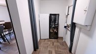 Wohnen und Arbeiten auf großem Grundstück in Beuren - Große Halle mit Wohnhaus, 3 Garagen und Garten - Abstellraum Werkstatt