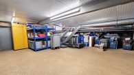 Wohnen und Arbeiten auf großem Grundstück in Beuren - Große Halle mit Wohnhaus, 3 Garagen und Garten - OG Werkstatt