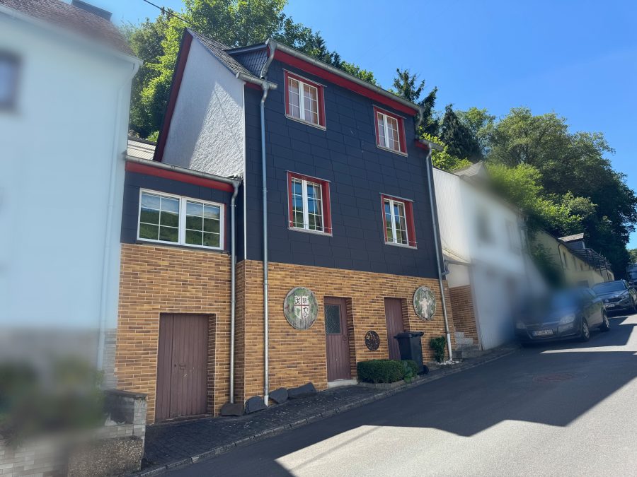 Hübsches renoviertes Ferienhaus in Briedel an der Mosel mit Garten und Terrasse, nahe Zell, 56897 Briedel, Einfamilienhaus