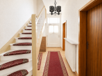 Einfamilienhaus mit Garage, und 2 Terrassen im Ortskern von Pünderich - Eingangsbereich