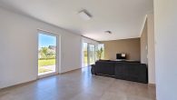Modernes Einfamilienhaus im Hunsrück – Neubau mit großem Garten & KfW-40-Standard - Wohnzimmer