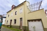 *vorgemerkt*Sanierungsbedürftiges Haus mit Garage und Terrasse in ruhiger Lage von Senheim/Mosel - Vorderansicht