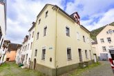 *vorgemerkt*Sanierungsbedürftiges Haus mit Garage und Terrasse in ruhiger Lage von Senheim/Mosel - Seitenansicht